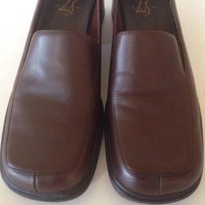 Life stride Studio Brown Loafers size 7.5M Leather